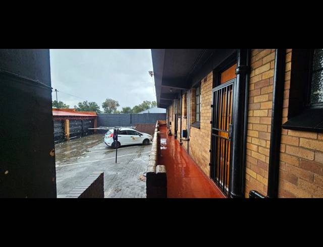 2 BEDROOM APARTMENT FOR SALE IN FOREST HILL